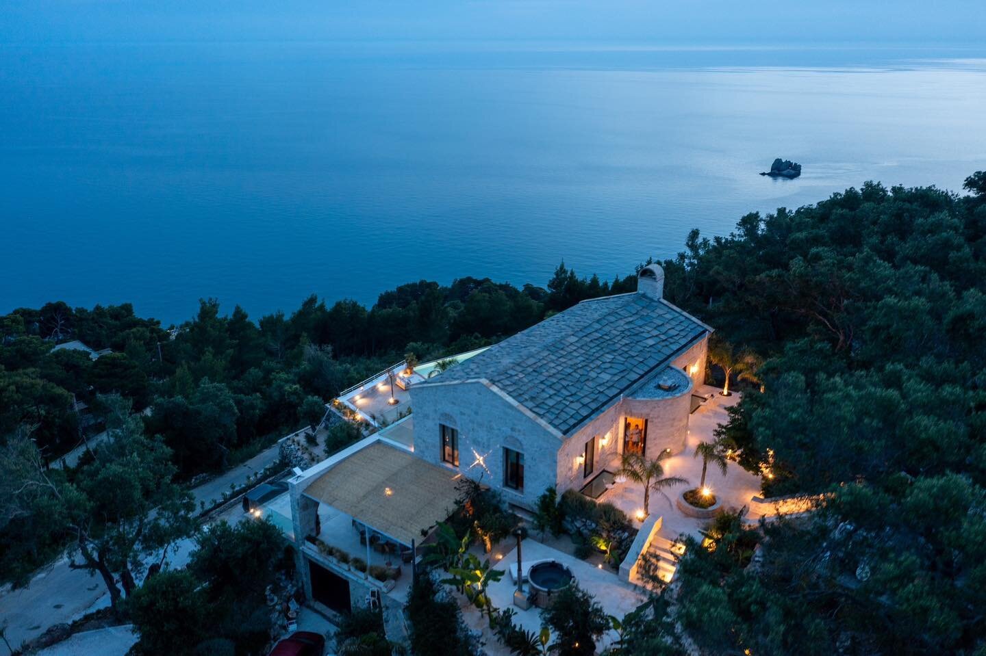 At dusk follows a warm glow of lighting around the estate

#ceciliaestate #luxurygreece #corfuisland #bynight #mediterranean #kerkyra  #oceanview #holiday #westcoast #summer2024 #luxuryexperience #luxuryvilla #luxurylifestyle #bestplacetogo #villa